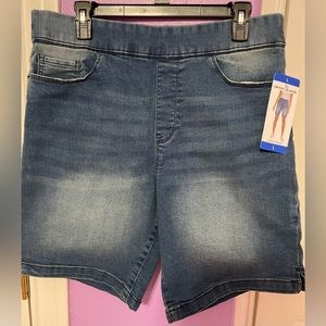 Size Large color medium wash DKNY Denim Shorts with comfort stretch NWT